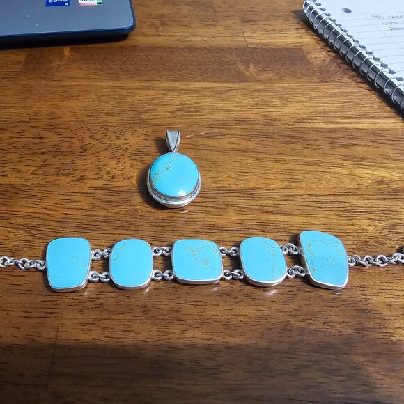Turquoise stone bracelet and pendant - Picture 1 of 12